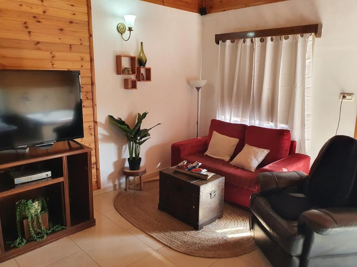 Villa Sharvit Hakesem à Livnim Extérieur photo