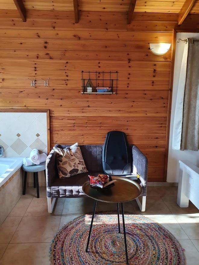 Villa Sharvit Hakesem à Livnim Extérieur photo